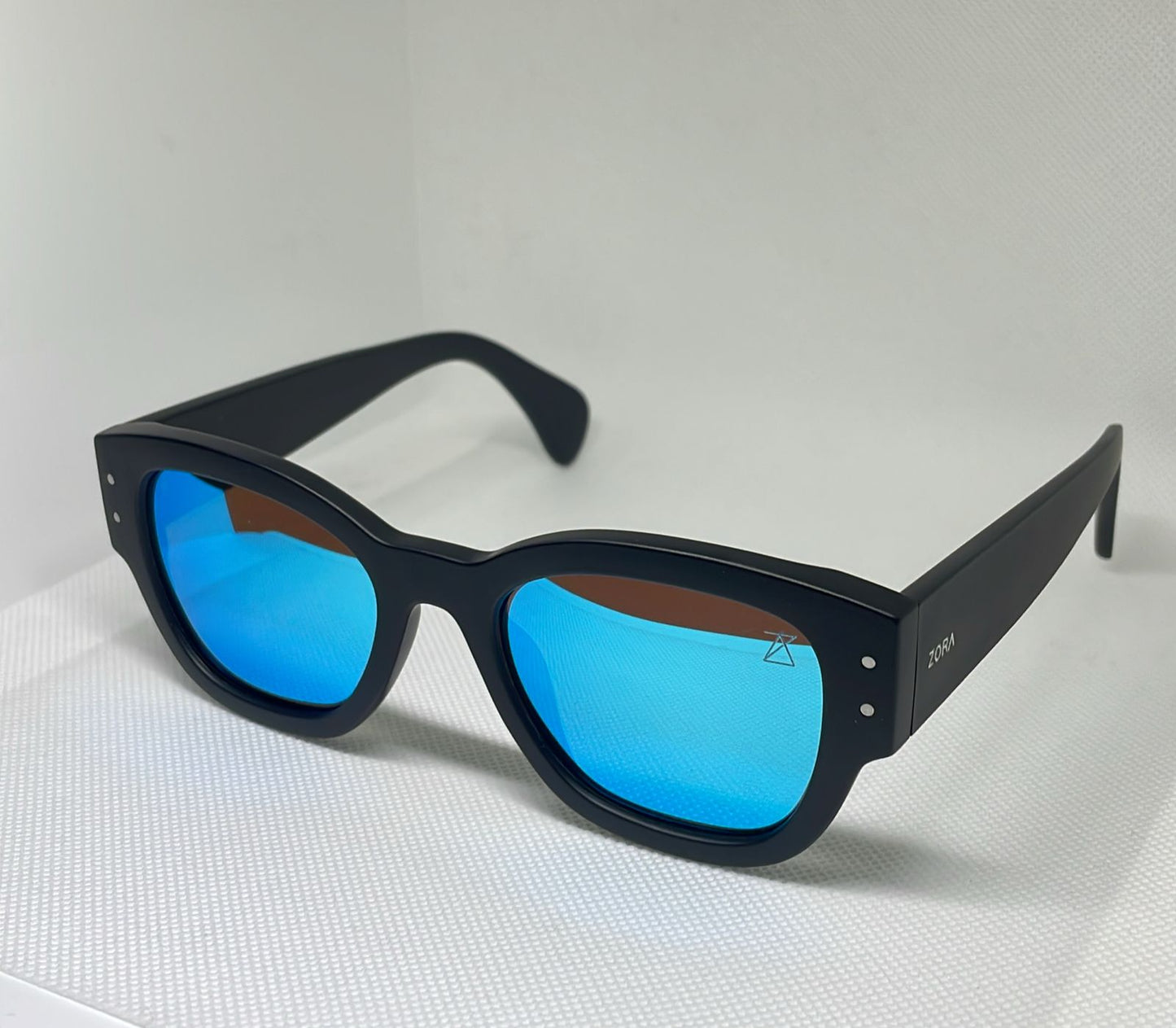 OCULOS SOLAR ZORA 7056 C1 R UV400 PRETO/L.AZUL